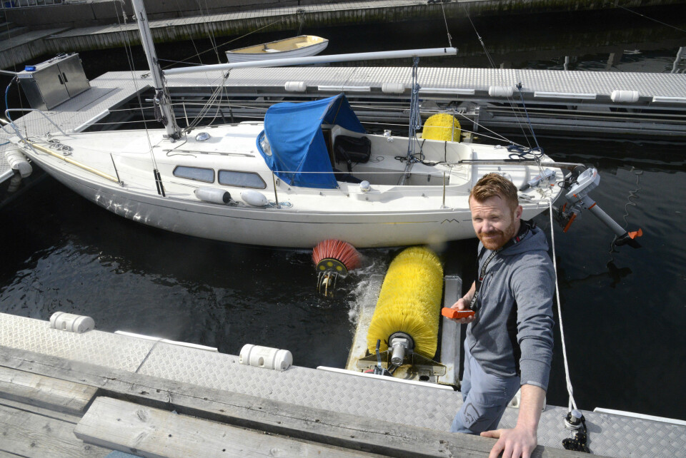 EKSPERT: Anders Øgaarden har fått en bunnvaskemaskin til Vollen. Ideelt sett benyttes den på båter uten bunnstoff