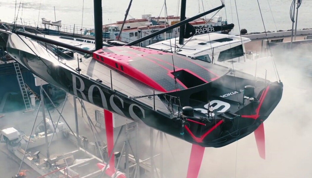 EKSTREM: «Hugo Boss» er bygget med tanke på aerodynamikk. Store krefter gjør båten utsatt for strukturelle skader.. EKSTREM: «Hugo Boss» er bygget med tanke på aerodynamikk. Store krefter gjør båten utsatt for strukturelle skader..