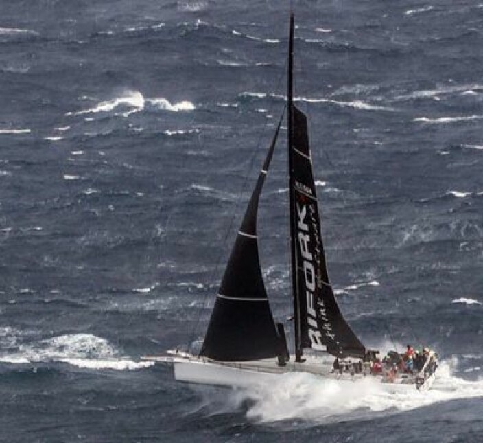 VO 70: «Trifork» fotografert den gangen den satte ny rekord rundt øya Mallorca i 20 m/s vind.