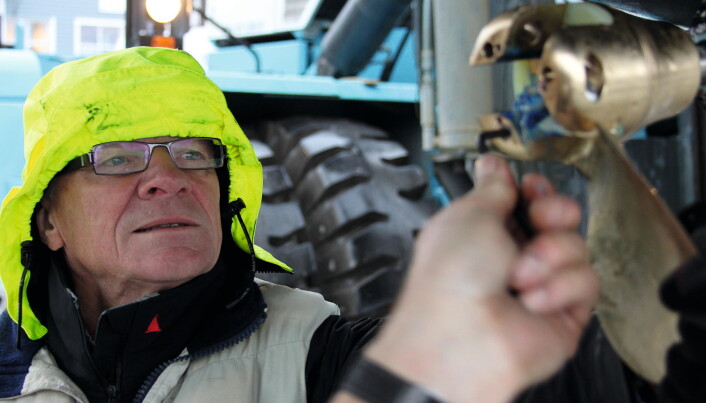 OPPFINNER: Jack Skrydstrup har designet Flexofold-propellene og fulgte hele testen. Skrydstrup seiler selv en Luffe 37 med karbonfibermast. OPPFINNER: Jack Skrydstrup har designet Flexofold-propellene og fulgte hele testen. Skrydstrup seiler selv en Luffe 37 med karbonfibermast.
