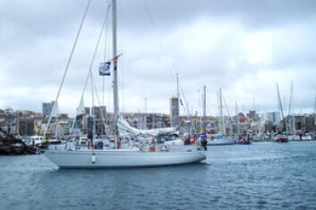 ROLIG: «Live Edge» Swan 47 har satt spinnaker, og jubler når hastigheten er mer enn 5 knop. ROLIG: «Live Edge» Swan 47 har satt spinnaker, og jubler når hastigheten er mer enn 5 knop.