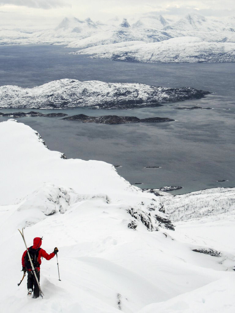 TIL TOPPS: Norskekysten er fantastisk – ikke minst på vinterstid – og noen vet også å gripe mulighetene!