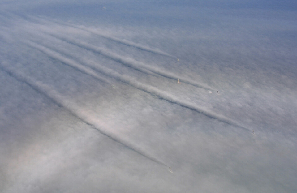 VORTEX: Det er sjelden at vortex kommer til syne på denne måten. Deltagere i Volvo Ocean Race seiler ut fra Cape Town i 2001, i tett tåke. Vortex fra toppen av storseilene trekker lange spor etter seg.