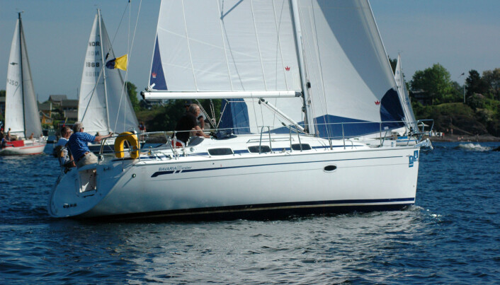 FOLKEVOGN: Bavaria 33 Cruiser har det meste, og er en super familebåt. FOLKEVOGN: Bavaria 33 Cruiser har det meste, og er en super familebåt.