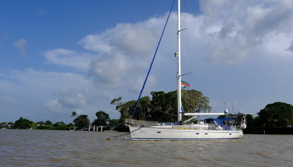 SØR AMERIKA: Vilja i karantene i Suriname elven.