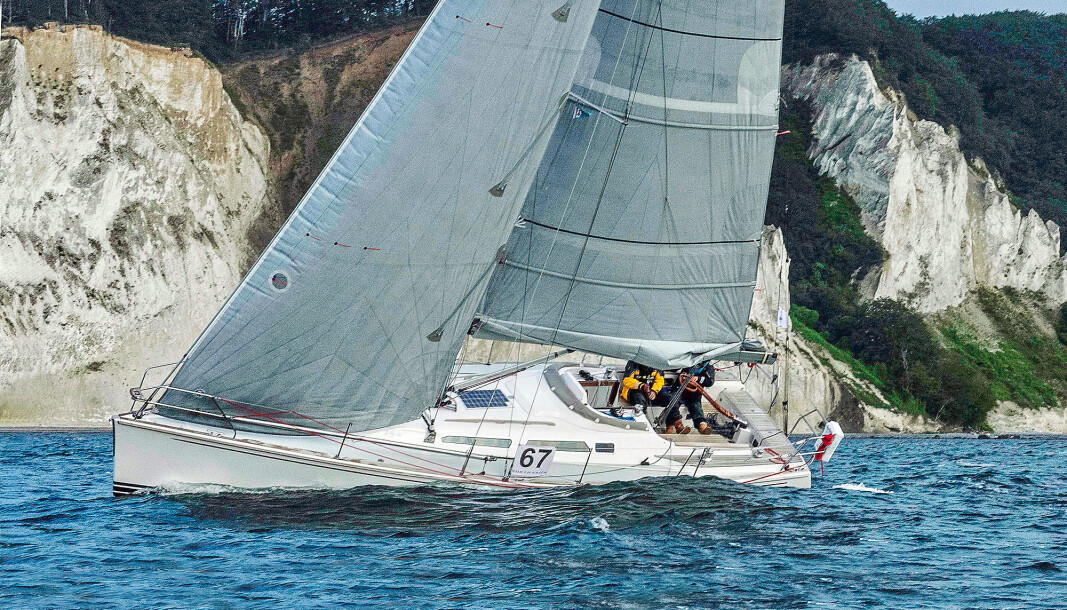 Doublehandseiler på vei rundt Møns Klint under Vegvisir Race i 2019 Doublehandseiler på vei rundt Møns Klint under Vegvisir Race i 2019