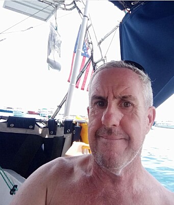 Tim Brill fra USA på S/Y Intrepid. Nå i karantene i Maldivene, etter dramatisk seilas dit fra Thailand via India. Tim Brill fra USA på S/Y Intrepid. Nå i karantene i Maldivene, etter dramatisk seilas dit fra Thailand via India.