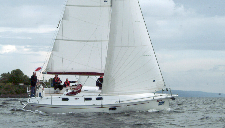 STOR: Gib’Sea var Dufours billigbåter, og Gib’Sea 33 var en konkurrent til Bavaria 34. For 360 000 kroner får du en moderne fransk dame fra 2000. Båten selges billigere fordi båttypen er mindre kjent. STOR: Gib’Sea var Dufours billigbåter, og Gib’Sea 33 var en konkurrent til Bavaria 34. For 360 000 kroner får du en moderne fransk dame fra 2000. Båten selges billigere fordi båttypen er mindre kjent.