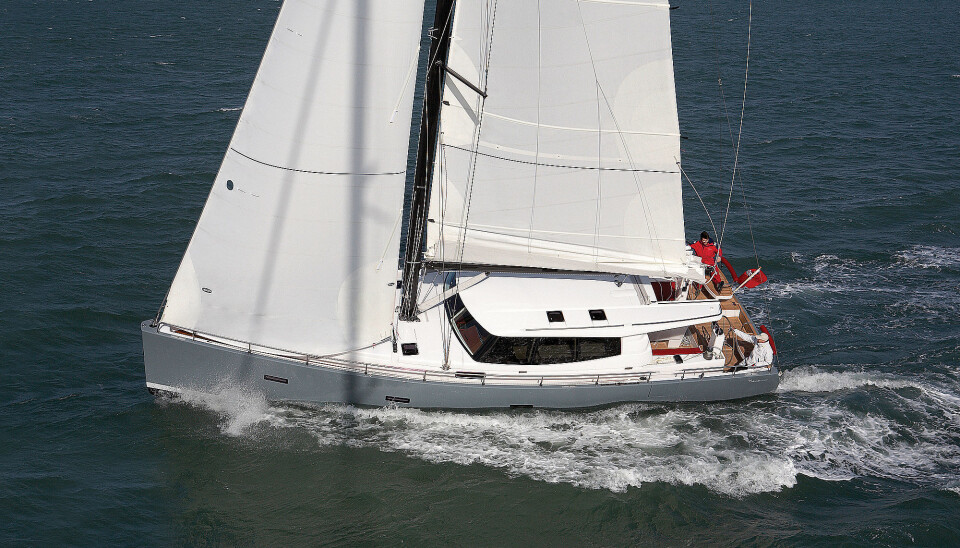Moody 45DS
Også Hanse har utviklet en
egen serie med dekkshus, og
kjøpte engelske Moody.
Moody 45 DS er en båt med
mange løsninger fra motorbåter,
og den er mer som en
motorseiler. Moody 45 DS er
også i en annen prisklasse. Moody 45DS
Også Hanse har utviklet en
egen serie med dekkshus, og
kjøpte engelske Moody.
Moody 45 DS er en båt med
mange løsninger fra motorbåter,
og den er mer som en
motorseiler. Moody 45 DS er
også i en annen prisklasse.