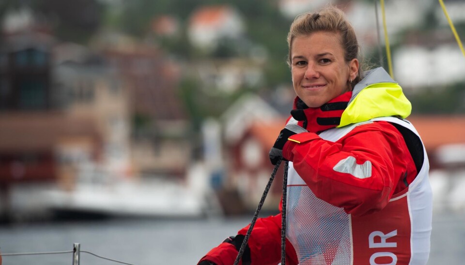 KAN SMILE: Anette Melsom Myhre har grunn til å smile etter å ha inntatt en soleklar ledelse i konkurransen om å bli Årets shorthanded-seiler.