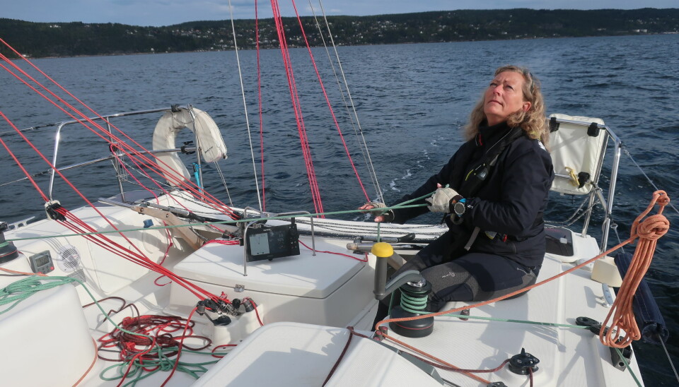 ARRANGØR: Eira Naustvik
er både regattaseiler og arrangør
av regattaer. Hun får
mange spørsmål om måletall
og påmeldinger.