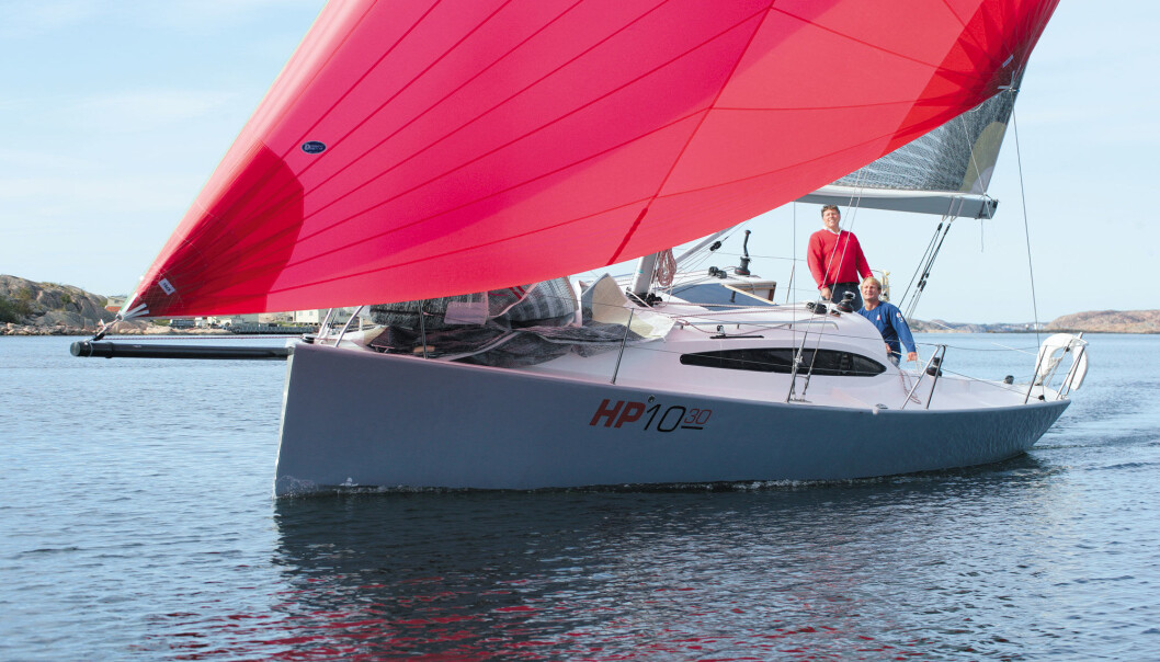 HP1030: HP1030 er en ekte «racer-cruiser» med et stort fartspotensiale. HP1030: HP1030 er en ekte «racer-cruiser» med et stort fartspotensiale.