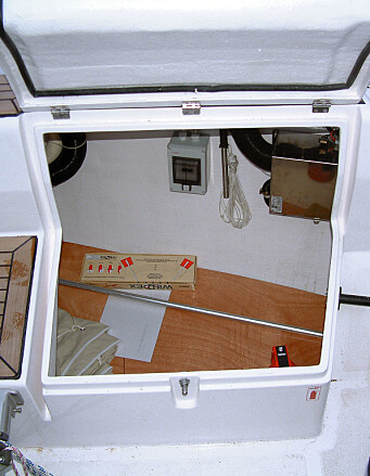 Stort stuerom med stor åpning på babord side. Stort stuerom med stor åpning på babord side.