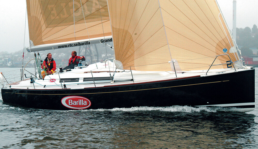 Full fart. Grand Soleil 37 var en usedvanlig lettdreven båt som burde gi sine fremtidige eiere mange gode seilopplevelser. Full fart. Grand Soleil 37 var en usedvanlig lettdreven båt som burde gi sine fremtidige eiere mange gode seilopplevelser.