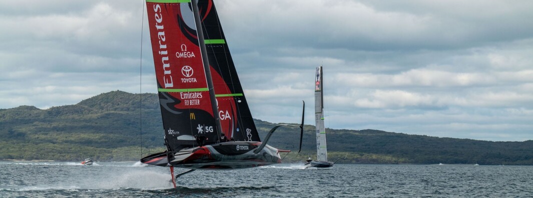 DUELL: Det amerikanske laget og New Zealand ute å trener i samme område. DUELL: Det amerikanske laget og New Zealand ute å trener i samme område.