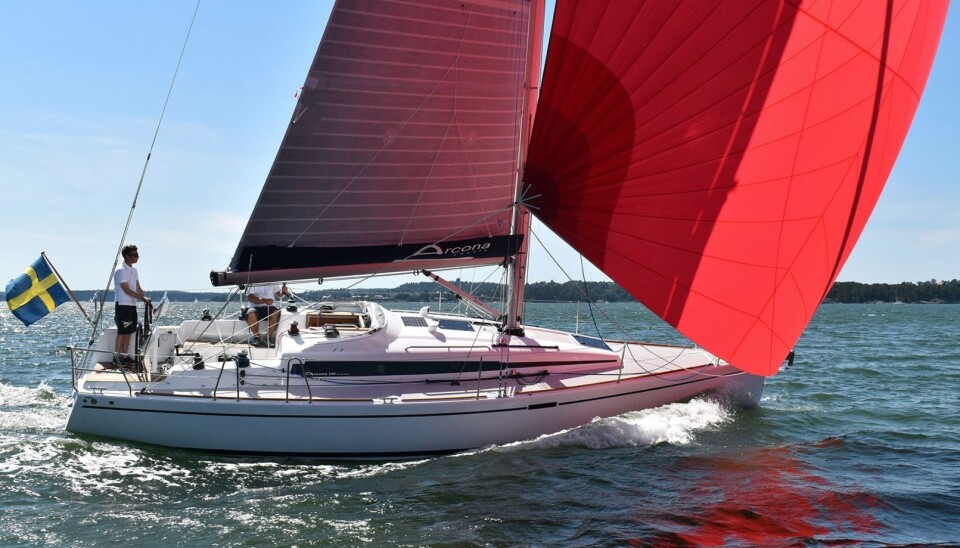 NY: Arcona 345 er en rask og lett håndterlig 34-foter egnet for shorthandedseiling og komfortabel turseiling.