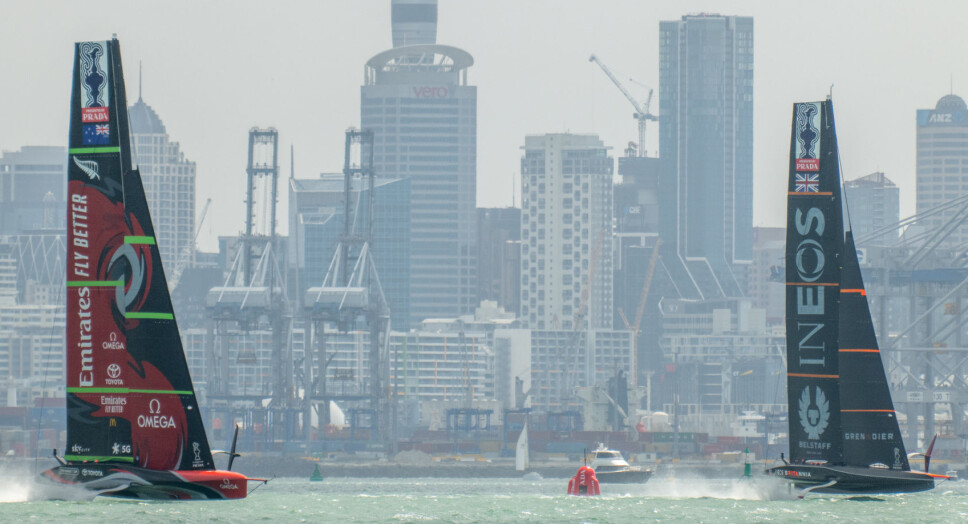 SEIER: New Zealand slo Storbritannia to ganger under andre dag av America's Cup World Series.