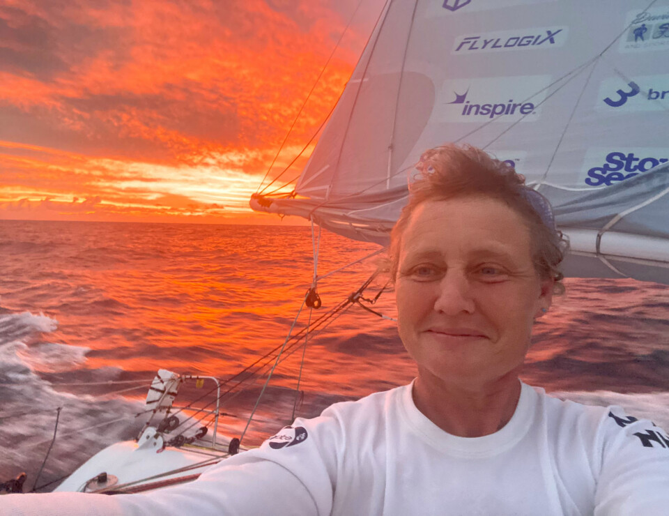 VENDEE GLOBE: Pip Hare seiler Vendeee Globe for andre gang. I 2021 ble hun nummer 19. #EN# Photo sent from aboard the boat Medallia during the Vendee Globe sailing race on January 24, 2021. (Photo by skipper Pip Hare) Sunset #FR# Photo envoyée depuis le bateau Medallia pendant le Vendee Globe, course autour du monde à la voile, le 24 Janvier 2021. (Photo prise par le skipper Pip Hare) Coucher de soleil
