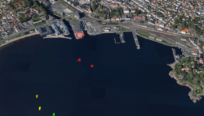 TETT PÅ: Regattabanen i Larvik går sentralt i havnebassenget med Sanden brygge som utgangspunkt. TETT PÅ: Regattabanen i Larvik går sentralt i havnebassenget med Sanden brygge som utgangspunkt.