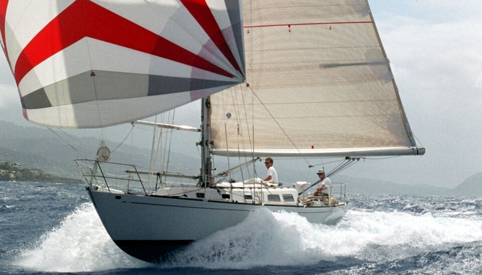 Stan Honey og Sally Lindsay Honey mot mål på Hawaii i Transpac Race