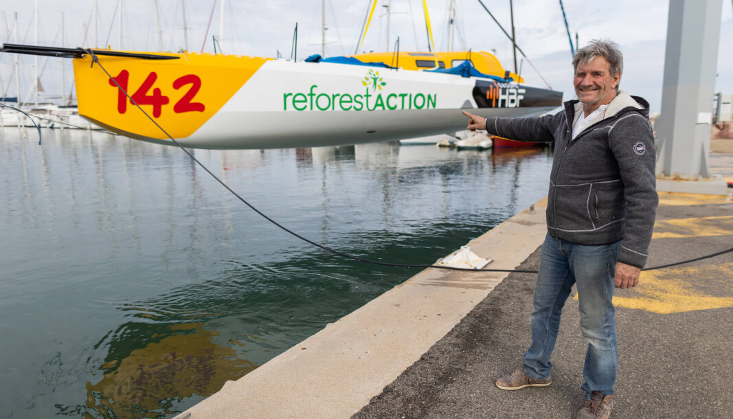 OMBYGGET: Kito de Pavant foran båten som en gang seilte i Norge under navnet «Solo2». OMBYGGET: Kito de Pavant foran båten som en gang seilte i Norge under navnet «Solo2».