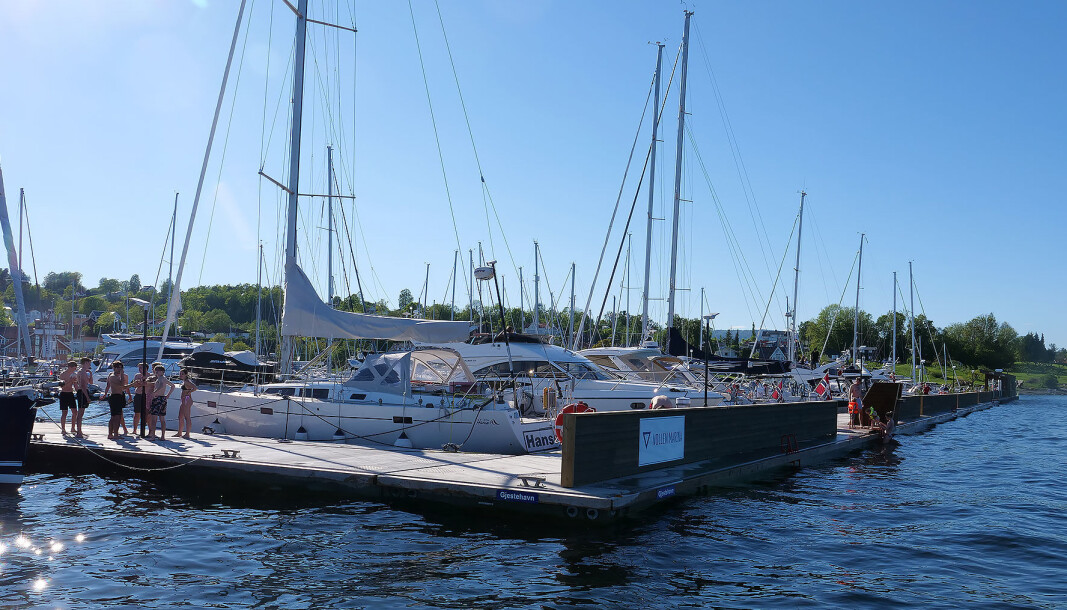 SOMMER: Vollen har fått gjestebrygge til glede for både fastboende og båtturister. SOMMER: Vollen har fått gjestebrygge til glede for både fastboende og båtturister.