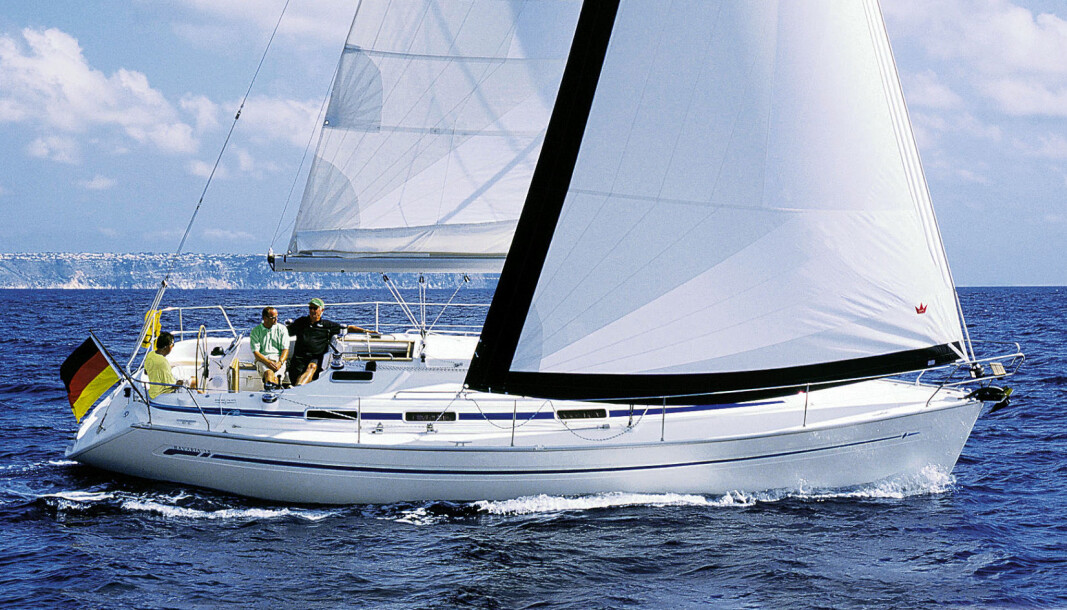 Bavaria 38 – harmonisk og moderne med gode seilegenskaper. Bavaria 38 – harmonisk og moderne med gode seilegenskaper.
