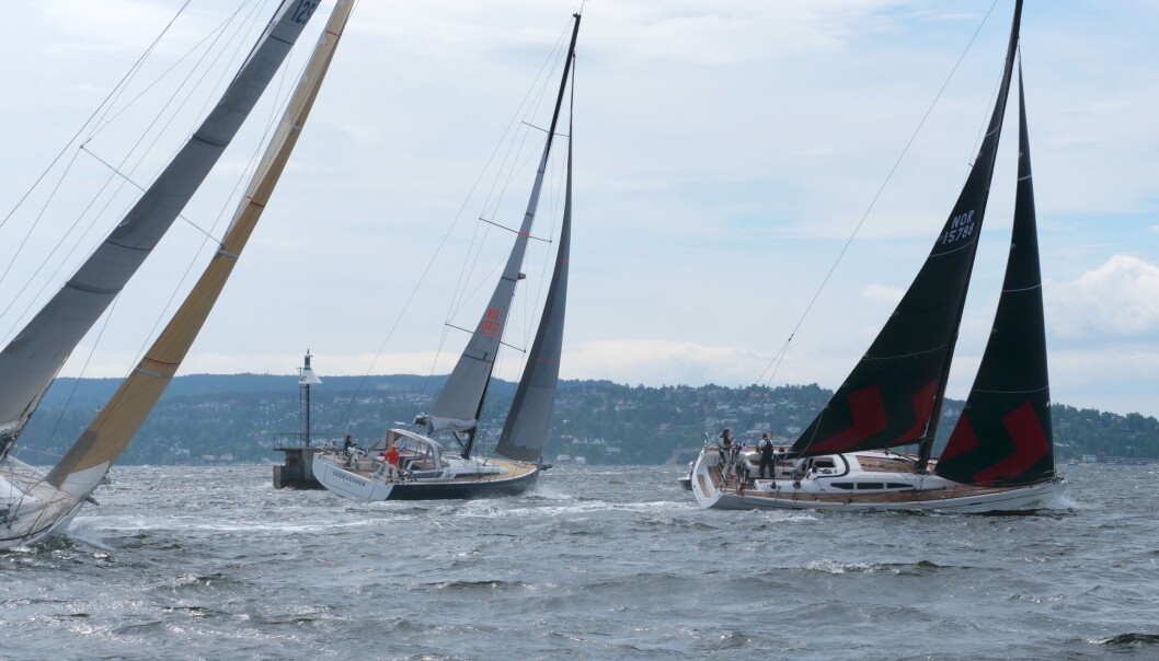 START NORRATING7: «Off Course» faller av for å ikke være over linja for tidlig, men ikke nok. «Gode Venner» treffer bedre på timingen, og bak kommer «Zorro» START NORRATING7: «Off Course» faller av for å ikke være over linja for tidlig, men ikke nok. «Gode Venner» treffer bedre på timingen, og bak kommer «Zorro»