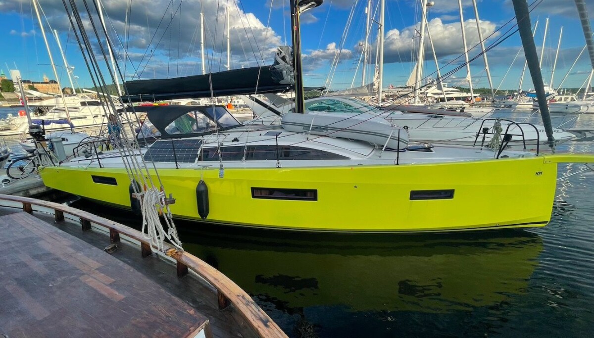 Kul gul båt på Aker Brygge