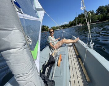 BADEBRYGGE: Båten er laget for at det skal være komfortabelt å oppeholde seg om bord. BADEBRYGGE: Båten er laget for at det skal være komfortabelt å oppeholde seg om bord.