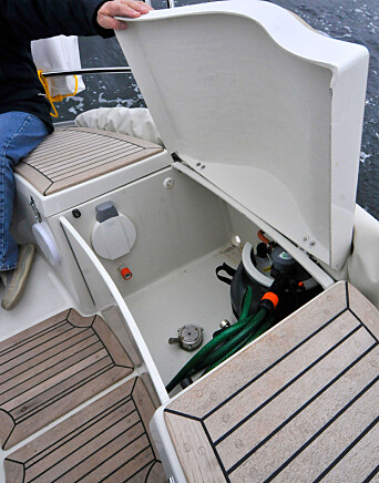 GASS: Med lukket cockpit er det mer stueplass. Gassen er plassert under tofta bak. GASS: Med lukket cockpit er det mer stueplass. Gassen er plassert under tofta bak.