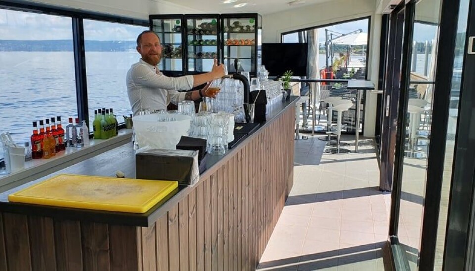 SERVERING: På den nye gjestebrygga/eventbrygga er det en enkel servering med alle rettigheter.