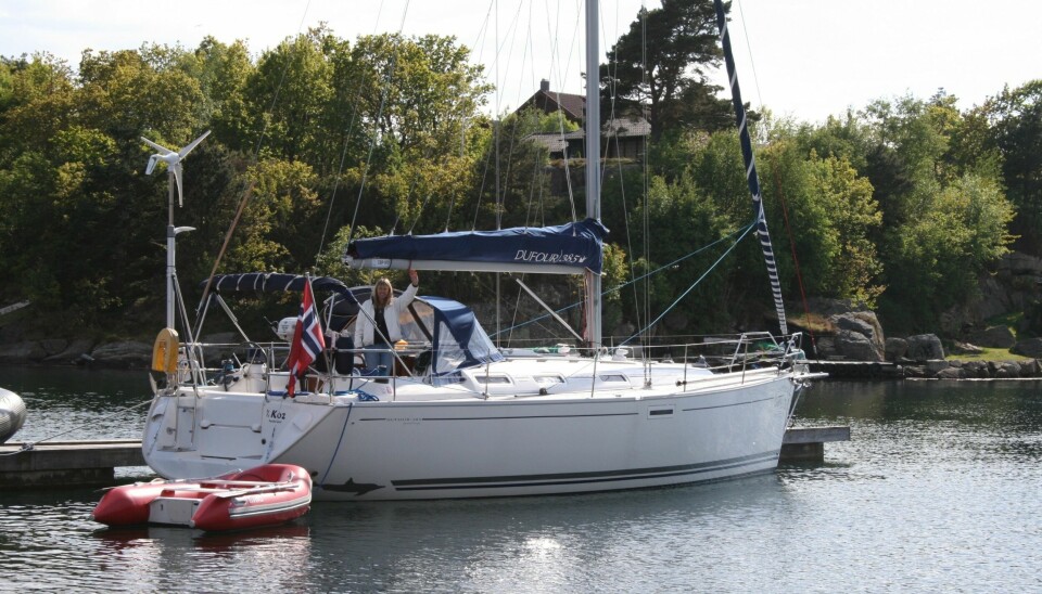 S/Y KOS: Røed har seilt en Dufour 385 siden den var ny i 2007. Båten passer parets behov godt, og båten og utstyr er tilpasset deres behov.