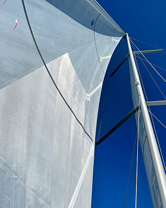 FORM: Vi seilte Dufour 470 i to runder, i lett og i medium vind. Seilene hadde en utmerket form. FORM: Vi seilte Dufour 470 i to runder, i lett og i medium vind. Seilene hadde en utmerket form.