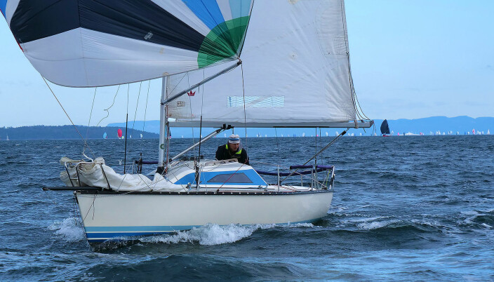 SOLO: Sindre Bakke seilet X-79 alene under Hollenderseilasen. Han har også deltatt i Silverrudder i Danmark med båten. SOLO: Sindre Bakke seilet X-79 alene under Hollenderseilasen. Han har også deltatt i Silverrudder i Danmark med båten.