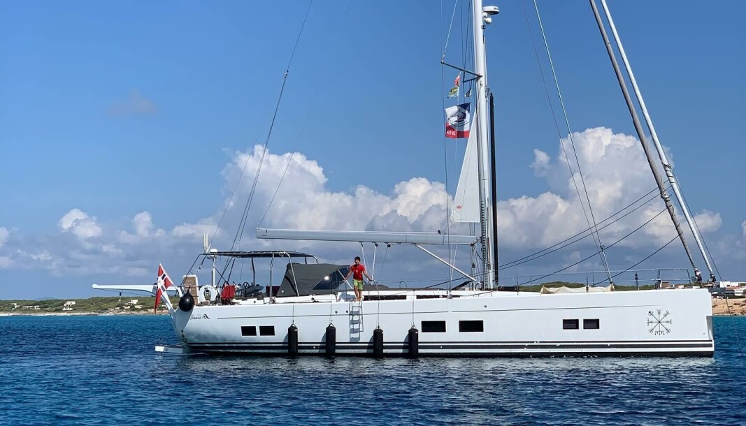 FORSTERKET: S/Y Sarah fikk styresytemet forsterket på produsentens regning før 58-foteren kryset Atlanterhavet i 2019. FORSTERKET: S/Y Sarah fikk styresytemet forsterket på produsentens regning før 58-foteren kryset Atlanterhavet i 2019.