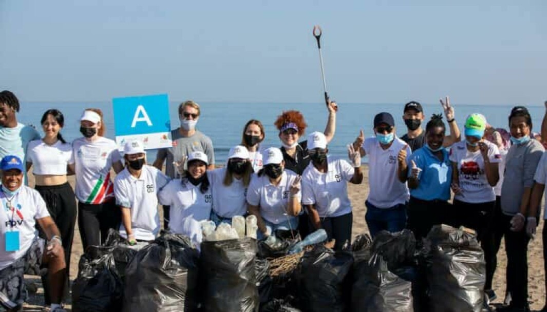 Ungdommene i VM må rydde stranden