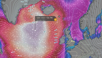 BØLGER: Lavtrykket skaper bølger nær 14 meter. Disse når Europe til helgen. BØLGER: Lavtrykket skaper bølger nær 14 meter. Disse når Europe til helgen.