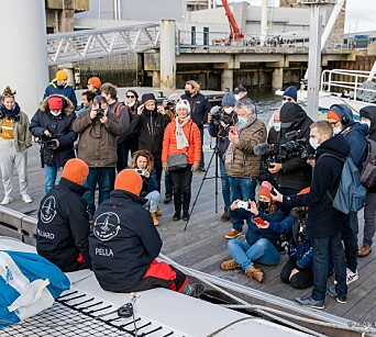 Presse på plass før avreise. Presse på plass før avreise.