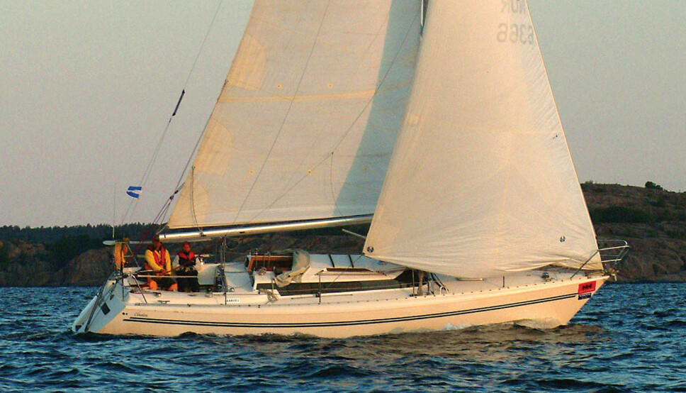 TWOSTAR 36: Arkivfoto av oppussingsobjektet fra Færderseilasen 2003.