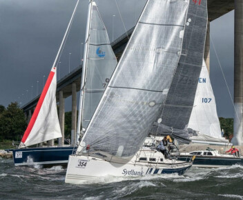 SILVERRUDDER: ca 12 ms (og meldt økende) – rullefokken kan bli for stor og er vanskelig å reve. Skal det seielse med #3’er med utfordrende seilskift eller med stormfokk (bag) på rulleforstag? SILVERRUDDER: ca 12 ms (og meldt økende) – rullefokken kan bli for stor og er vanskelig å reve. Skal det seielse med #3’er med utfordrende seilskift eller med stormfokk (bag) på rulleforstag?