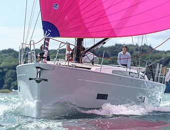 PROBLEMER: Det var en X4.9 som fikk rorproblemer midt i Atlanterhavet. PROBLEMER: Det var en X4.9 som fikk rorproblemer midt i Atlanterhavet.