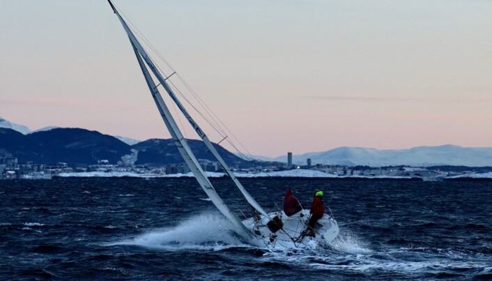 VINNERE: Kai Linde og Tobias Juul Johnsen vant med en J/80. VINNERE: Kai Linde og Tobias Juul Johnsen vant med en J/80.