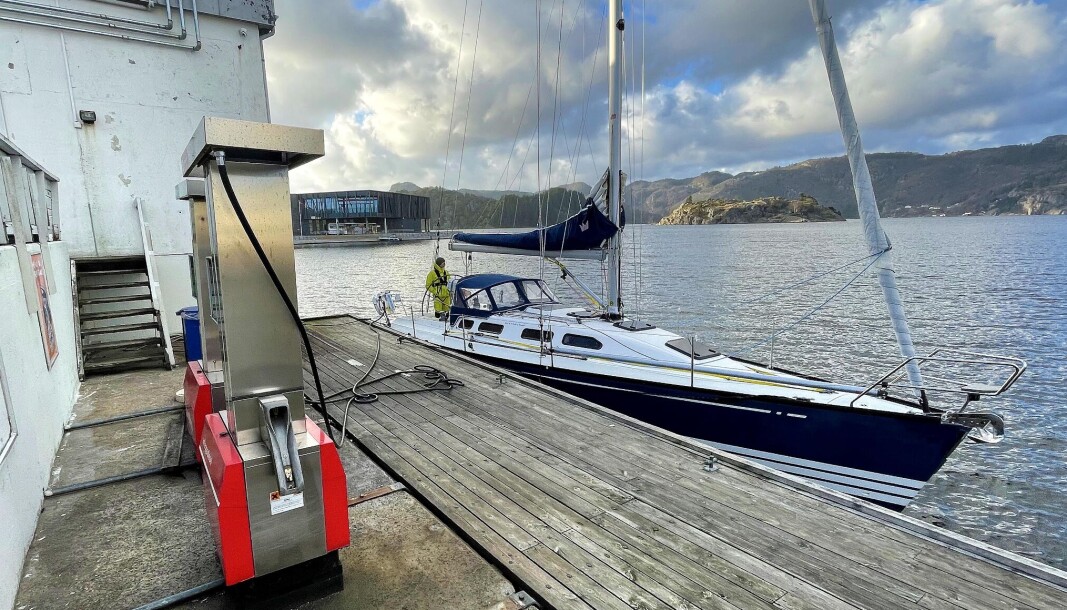 DIESEL: I Påsken 2021 fylte jeg diesel i Farsund for 14 kroner literen. DIESEL: I Påsken 2021 fylte jeg diesel i Farsund for 14 kroner literen.