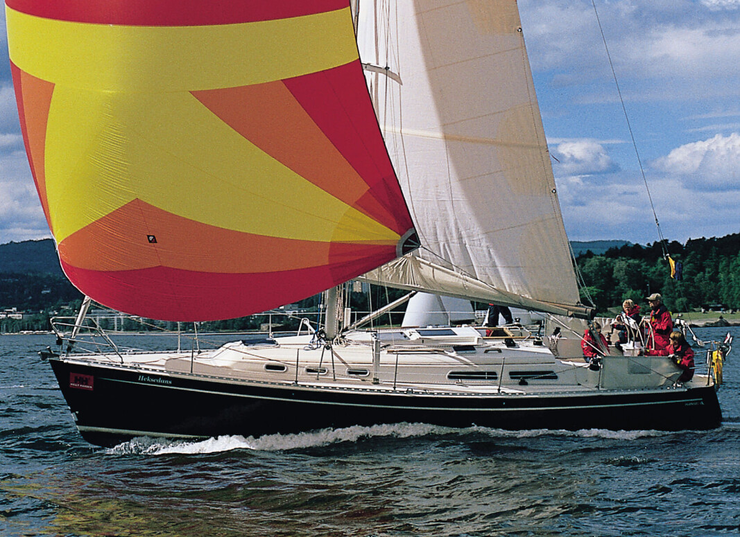 REGATTA: Testbåten deltok i Færderseilasen 2000. REGATTA: Testbåten deltok i Færderseilasen 2000.