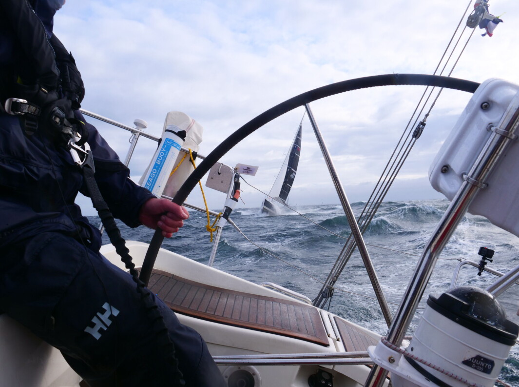 MOT SKAGEN: På kort tid gikk det fra regattamodus til overlevingsmodus. MOT SKAGEN: På kort tid gikk det fra regattamodus til overlevingsmodus.