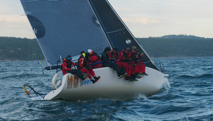 LETT: Melges 32 «Hotshot» er liten og rask og trives i planeføre. LETT: Melges 32 «Hotshot» er liten og rask og trives i planeføre.