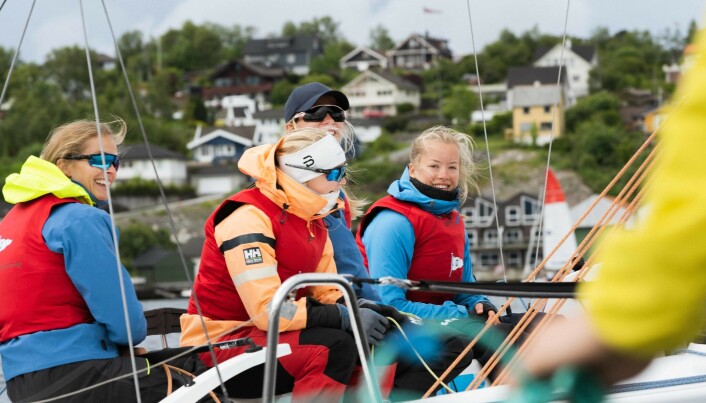 TØNSBERG: 49er-jentene fra Tønsberg brukte litt tid på å finne ut av J/70. TØNSBERG: 49er-jentene fra Tønsberg brukte litt tid på å finne ut av J/70.