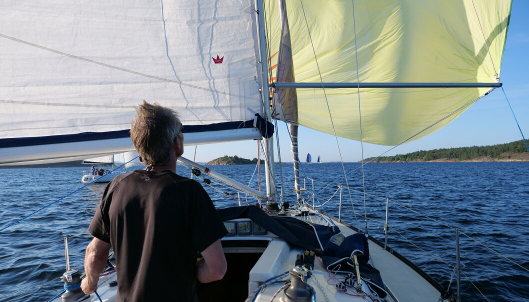2021: I fjor var det sol, varme og grei vind på fredag. I år kan det bli mer krevende i de trange sundene. 2021: I fjor var det sol, varme og grei vind på fredag. I år kan det bli mer krevende i de trange sundene.