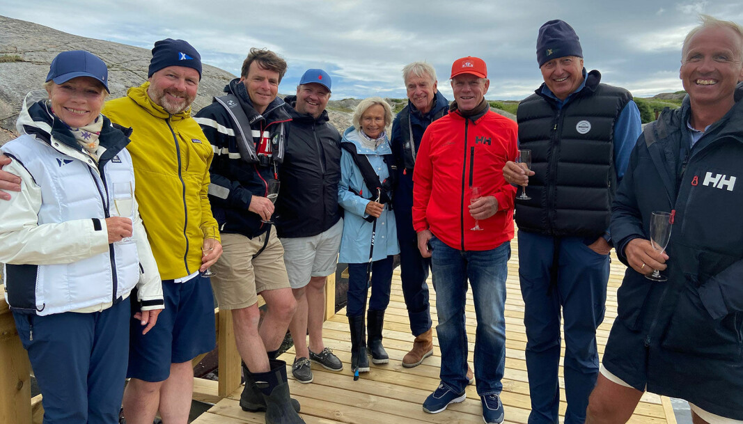 INNVIET: Nylig ble den nye bryggen på Garnholmen innviet. Fra venstre: Vibeke Nergaard, Peder Nergaard, Karl Erik Kjelstad, Magnus Hedemark, Vibeke Astrup, Eivind Astrup, Kristian Nergaard, Knut Heje og Per Christian Bordal. INNVIET: Nylig ble den nye bryggen på Garnholmen innviet. Fra venstre: Vibeke Nergaard, Peder Nergaard, Karl Erik Kjelstad, Magnus Hedemark, Vibeke Astrup, Eivind Astrup, Kristian Nergaard, Knut Heje og Per Christian Bordal.